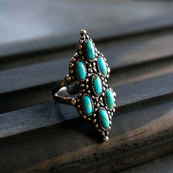 Native American Turquoise Elegance: Adjustable Antique Sterling Silver Ring, Gi - Picture 4 of 10
